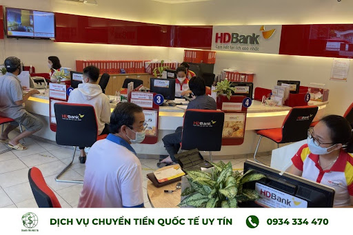 Chuyển tiền sang Dubai thông qua các ngân hàng