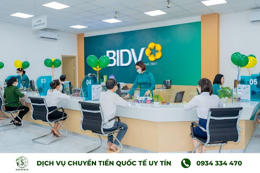 Dịch vụ chuyển tiền sang Qatar tại ngân hàng