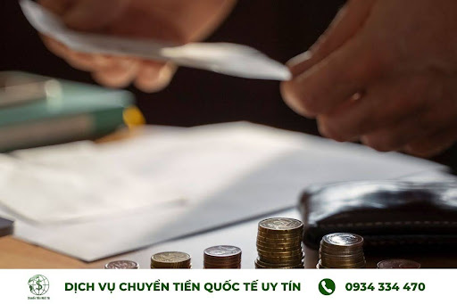 Chuẩn bị đầy đủ giấy tờ và lựa chọn đơn vị chuyển tiền sang Síp uy tín